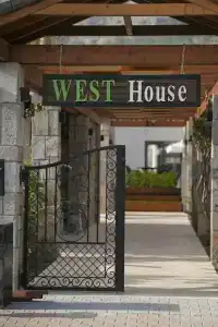 WEST HOUSE EXCLUSIVE - 34