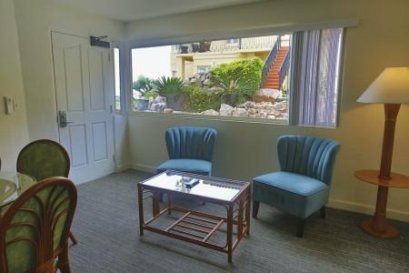 Pantai Inn - 51