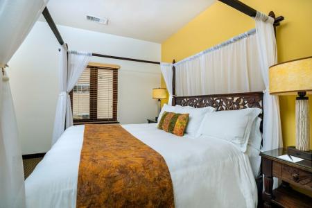 Pantai Inn - 78