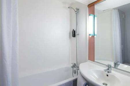 B&B Rouen Centre Rive Droite - 77