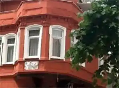 Corner Hot - 4
