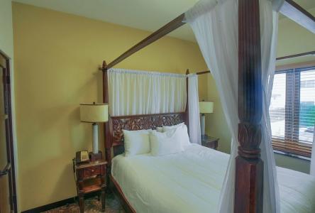 Pantai Inn - 82