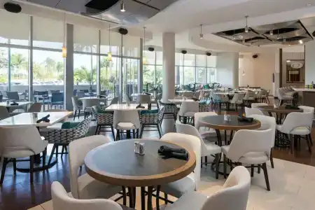 Courtyard by Marriott Miami Airport - 1