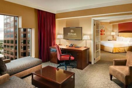 Hilton Charlotte Uptown - 10