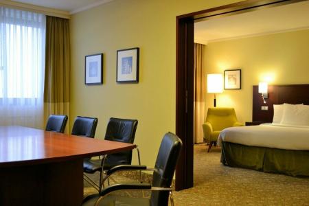 Courtyard by Marriott Dusseldorf Seestern - 43