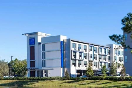 TRYP by Wyndham Orlando - 57