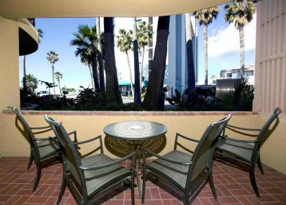 Pacific Terrace - 38