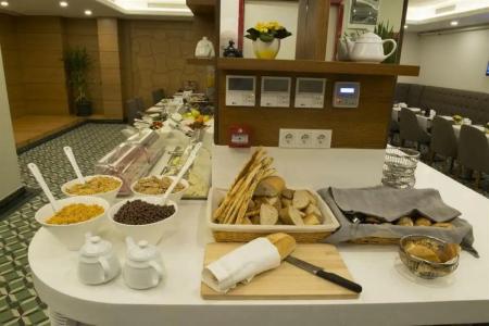 Cumbali Plaza - 92