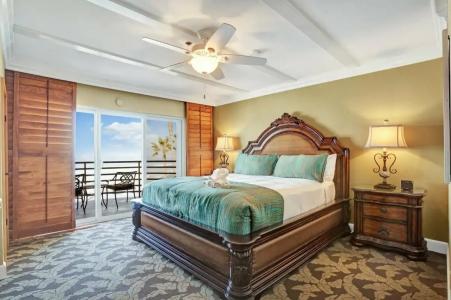 Pacific Terrace - 72