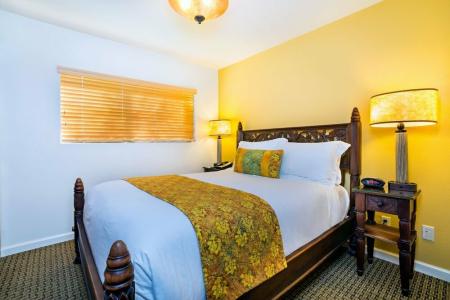 Pantai Inn - 48