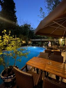 Villa Blanche & Garden Pool - 5