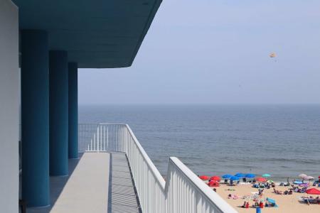 DoubleTree by Hilton Ocean City Oceanfront - 26