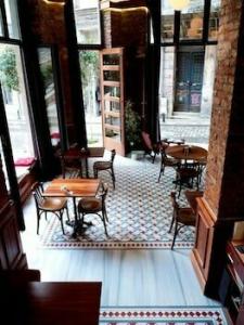 Corinne Art & Boutique - 56