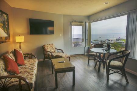 Pantai Inn - 57