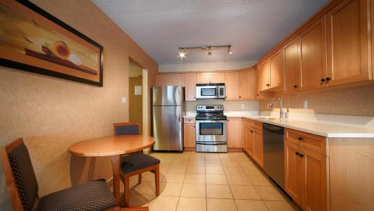 Best Western PLUS Langley Inn - 77