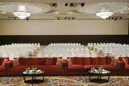 Movenpick Grand Al Bustan - 16