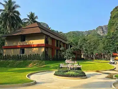 Tonsai Bay Resort - 0