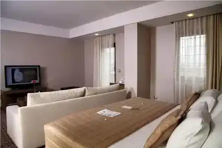 Ramada By Wyndham Istanbul Taksim - 17