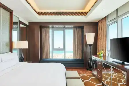 Hilton Dubai Al Habtoor City - 3