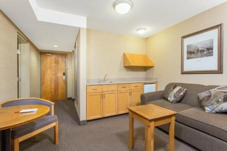 Canmore Inn & Suites - 19