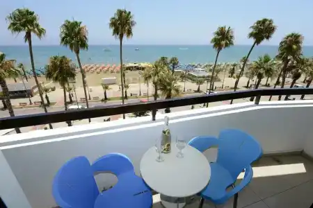 Les Palmiers Beach Boutique & Luxury Apartments - 14