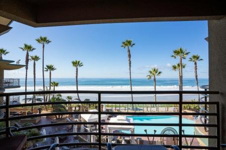 Pacific Terrace - 40