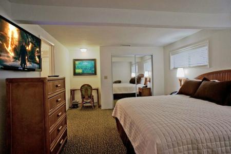 Pantai Inn - 1