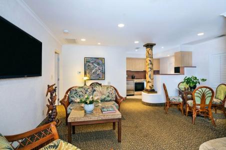 Pantai Inn - 53
