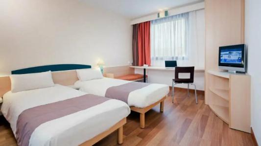 Ibis Warszawa Ostrobramska - 80