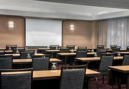 Courtyard By Marriott Jersey City Newport - 58