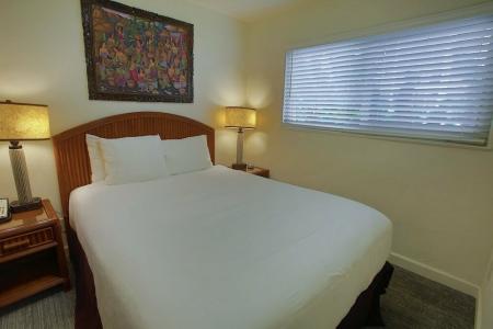 Pantai Inn - 64