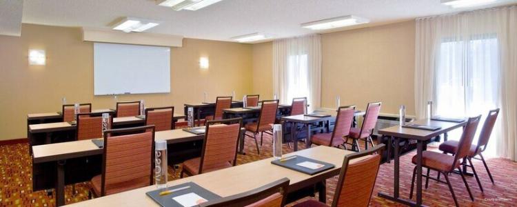 Courtyard by Marriott Fresno - 54