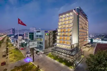 Hilton Garden Inn Izmir Bayrakli - 1