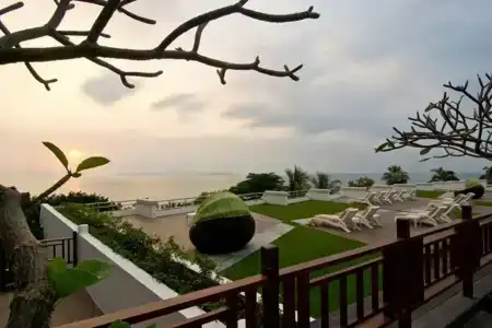 Royal Cliff Grand Pattaya - 42