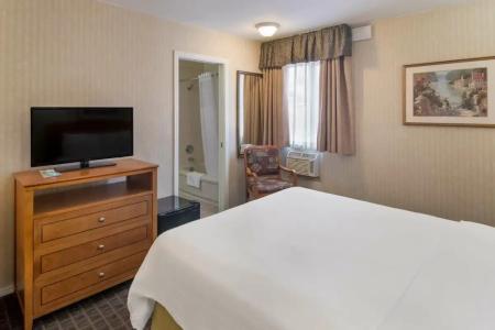 SureStay by Best Western North Vancouver Capilano - 1