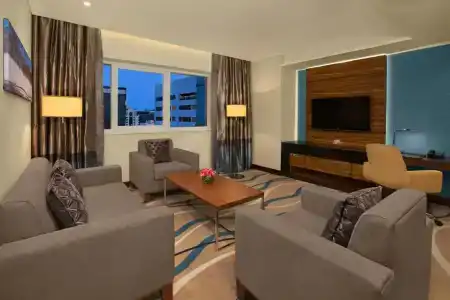 DoubleTree by Hilton and Residences Dubai - Al Barsha - 2