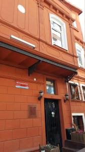 Corner Hot - 28
