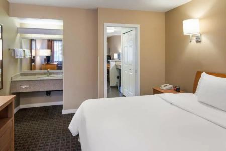 SureStay by Best Western North Vancouver Capilano - 16