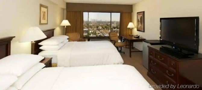 Beverly Hills Marriott - 35