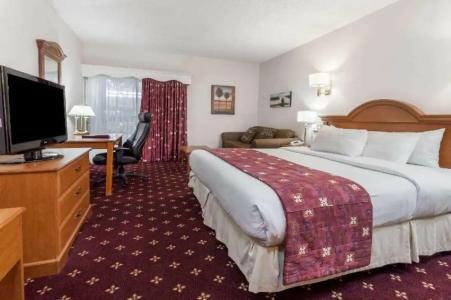 Ramada by Wyndham Fredericton - 19