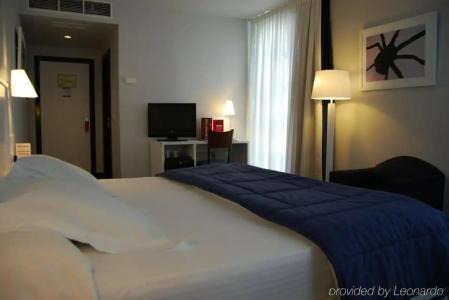 Mercure Jardines de Albia - 98