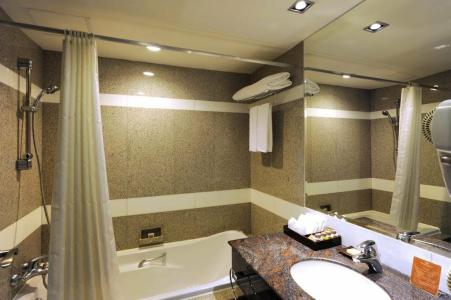 DoubleTree by Hilton Bangkok Ploenchit - SHA Plus Certified - 26