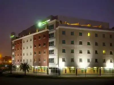 Holiday Inn Express Dubai Internet City, an IHG - 9