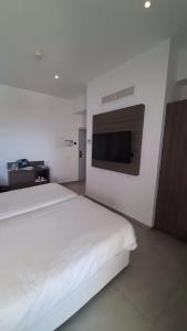 Limanaki Beach & Suites - 26