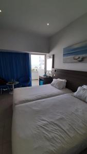 Limanaki Beach & Suites - 44