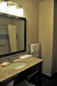 Best Western Plus Montreal - 22