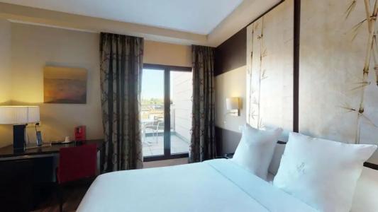 Radisson RED Madrid - 18