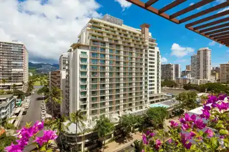 Hilton Garden Inn Waikiki Beach - 6