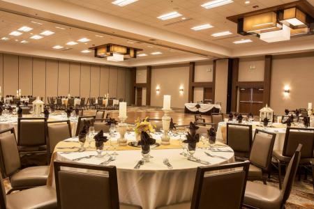 DoubleTree by Hilton Fresno Convention Center - 41