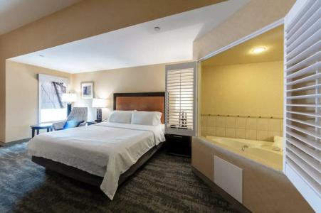 Holiday Inn Express & Suites Riverport Richmond, an IHG - 23